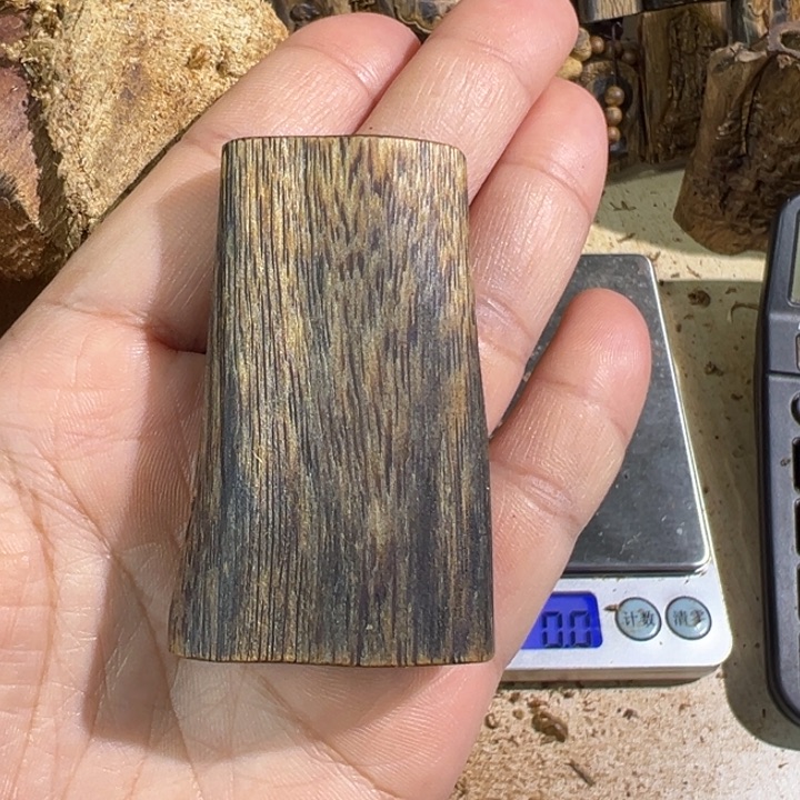 沉香吊坠紫棋楠沉香吊坠19.3克