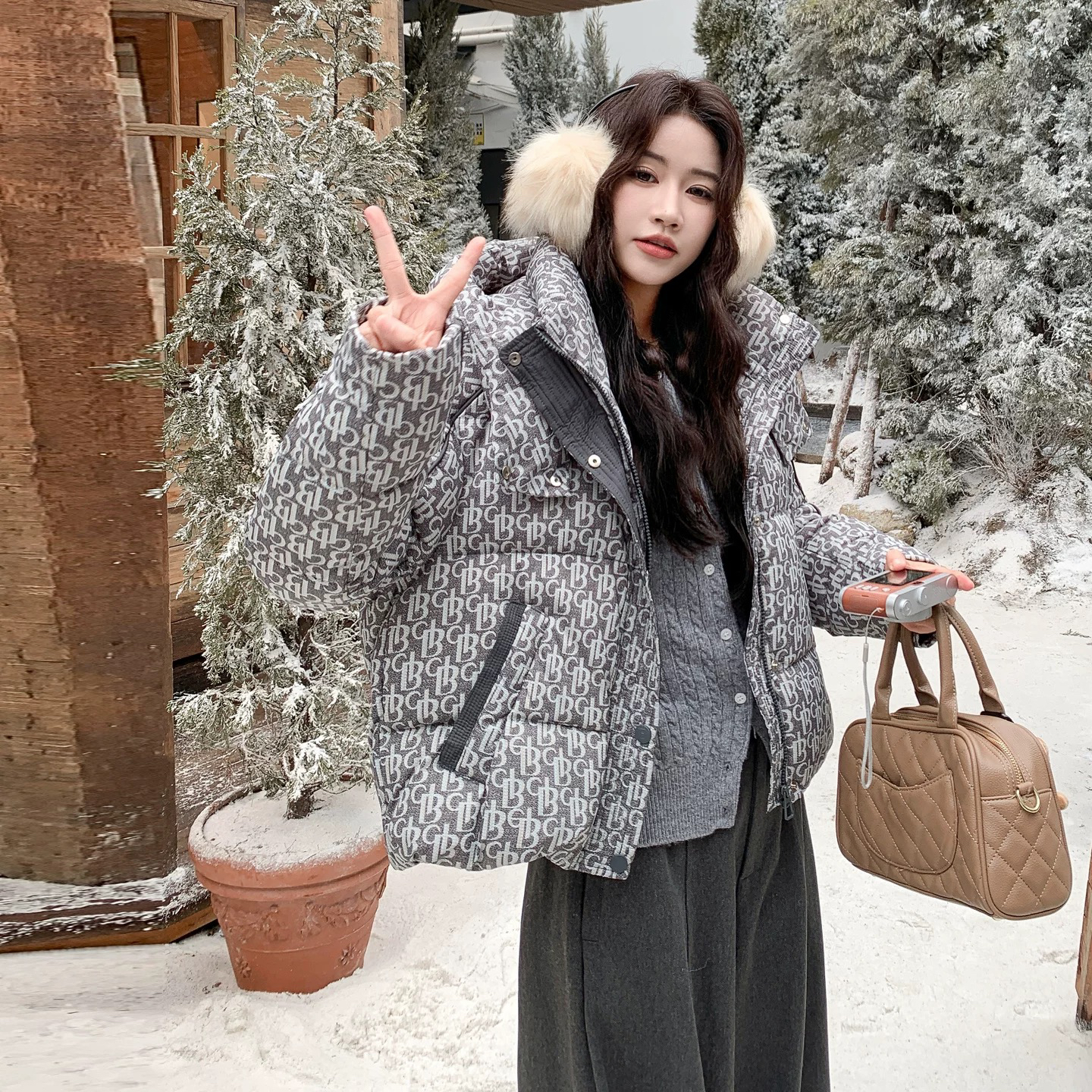 95831冬季新款时尚立领短款女小个子加厚保暖白鸭绒外套