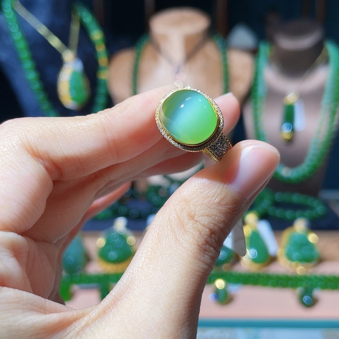 和田玉（碧玉）18K金镶嵌戒指