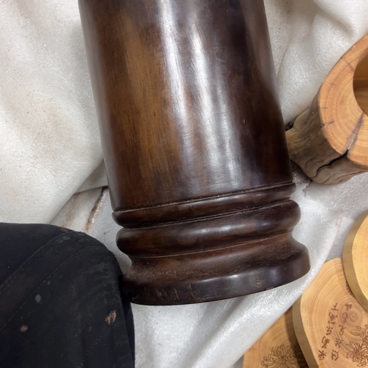 黑酸枝木类；…………….