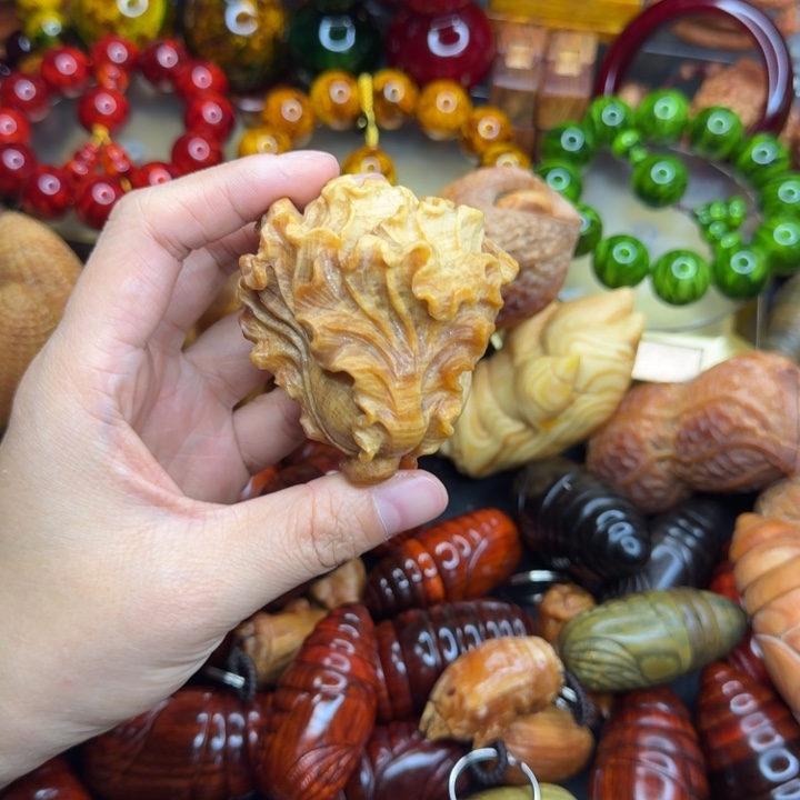 松木琥珀木文玩手串