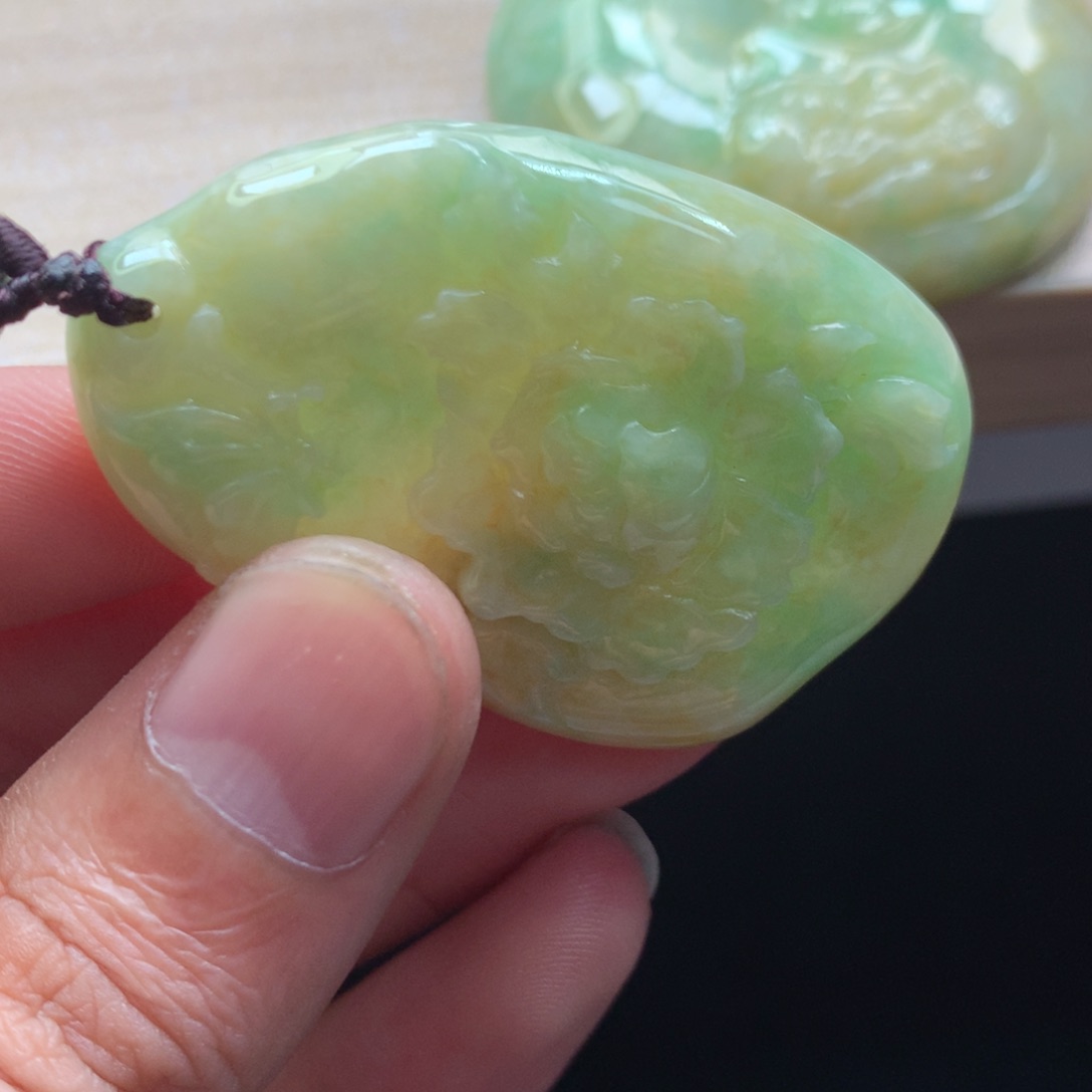 颈饰未镶嵌翡翠吊坠