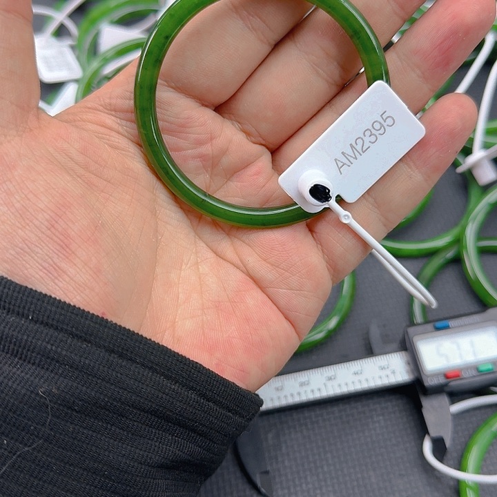 和田玉（碧玉）手镯未镶嵌58