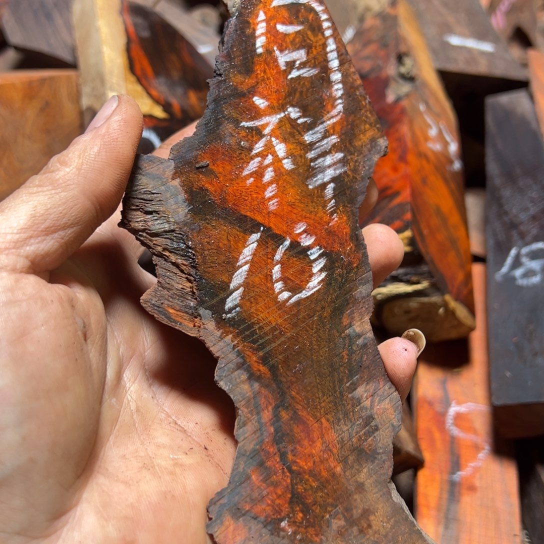 同***械交趾黄檀（大红酸枝）