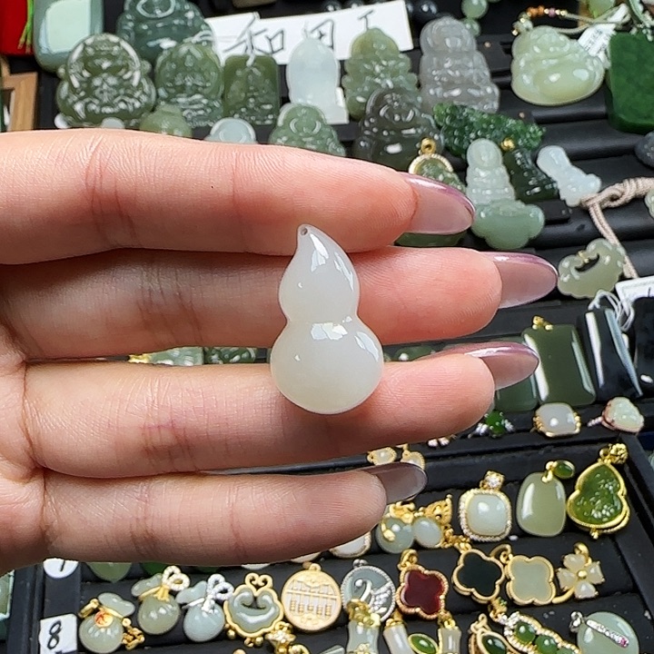 颈饰未镶嵌和田玉