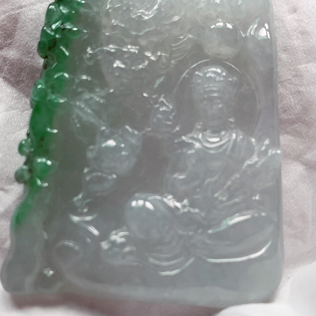 翡翠挂件未镶嵌龙