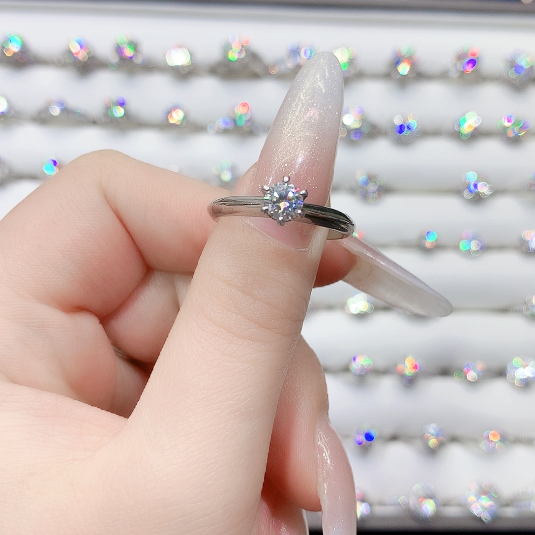 足银合成立方氧化锆T六爪30分