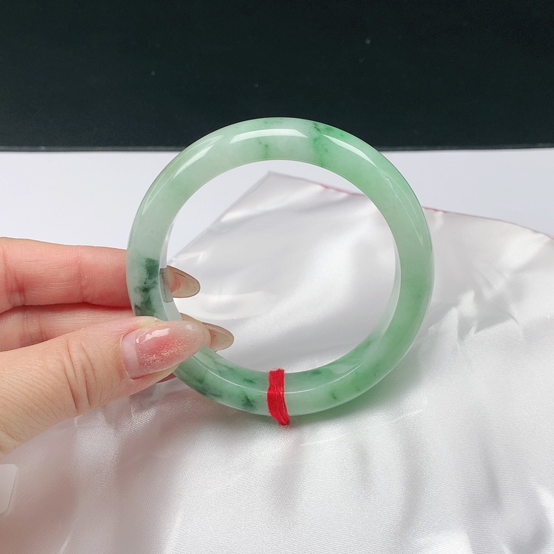 翡翠手镯未镶嵌翡翠045