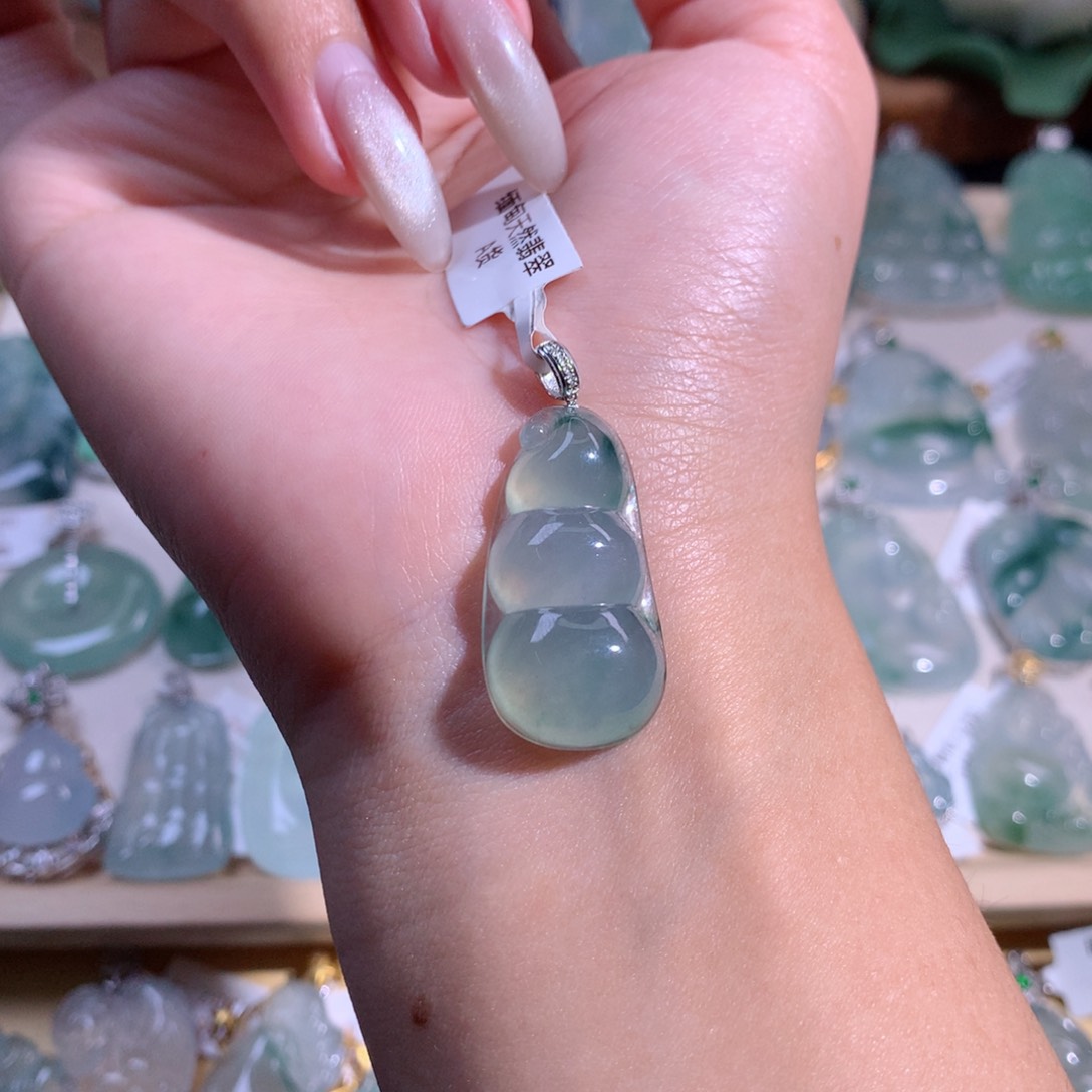 翡翠吊坠(不含链)18K金镶嵌