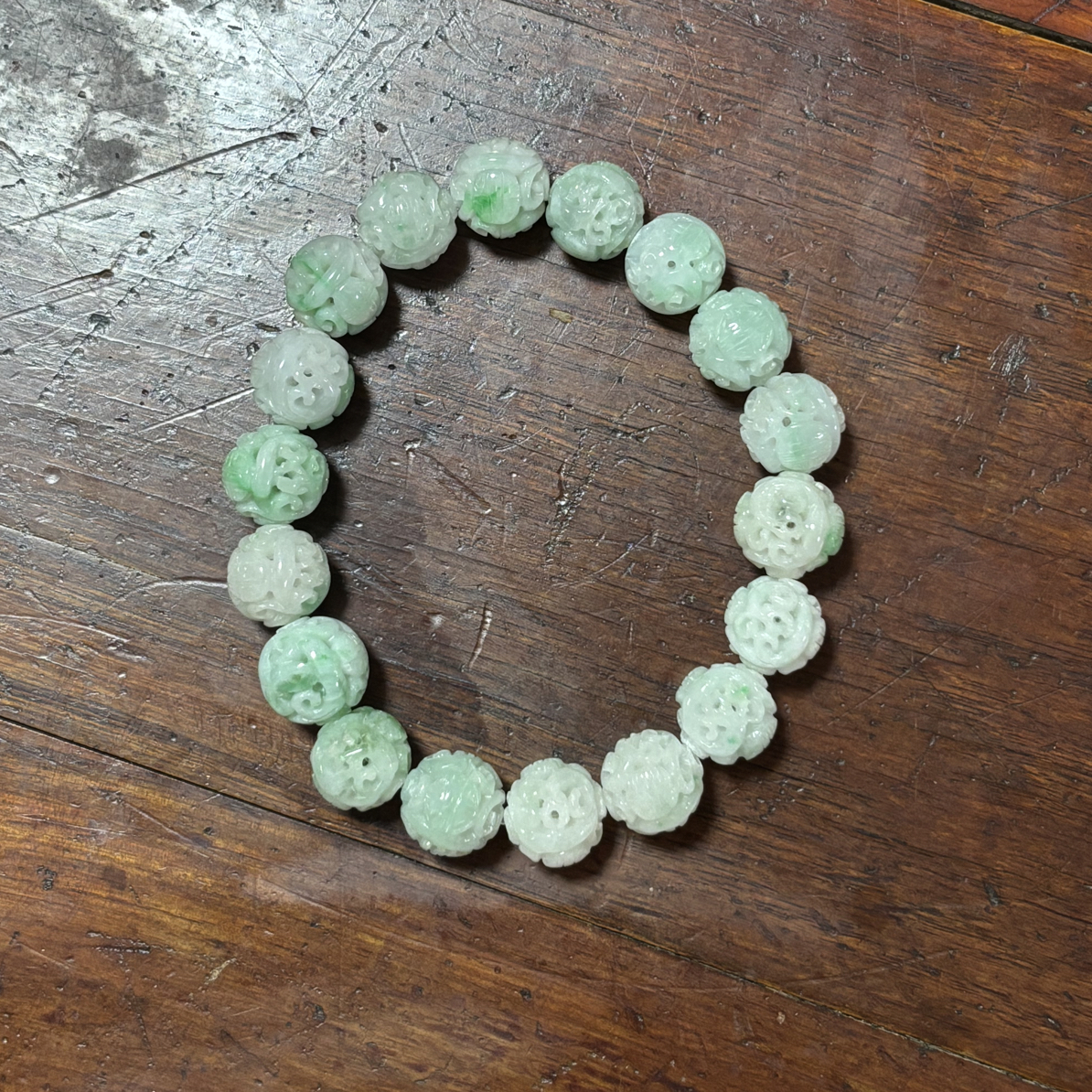 翡翠白底青飘绿龙珠手串一串