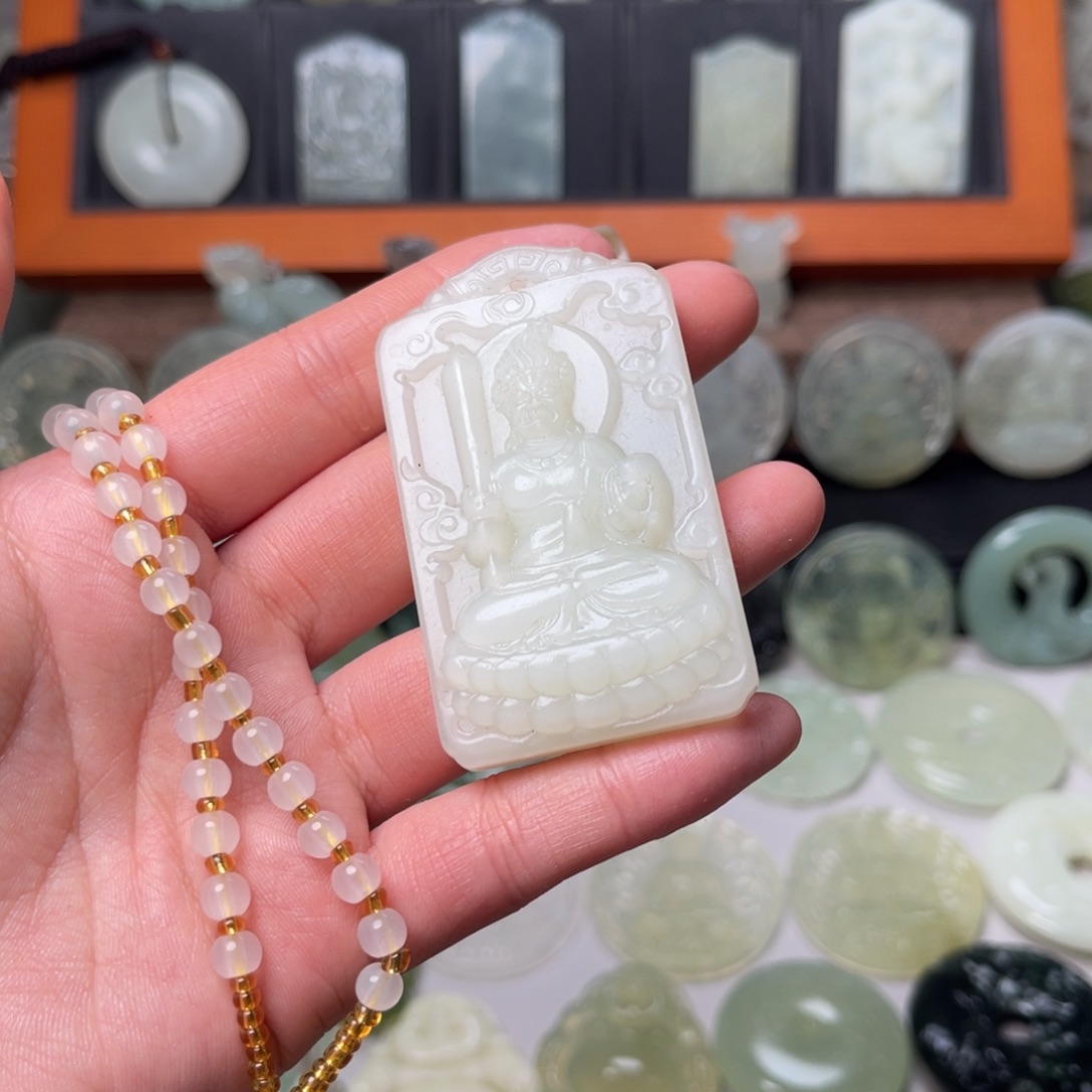 岫玉吊坠(赠链)未镶嵌