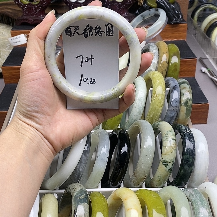 蛇纹石玉未镶嵌手镯