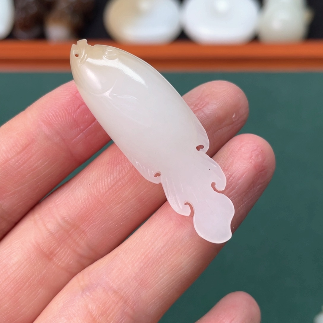 和田玉挂件18K金镶嵌