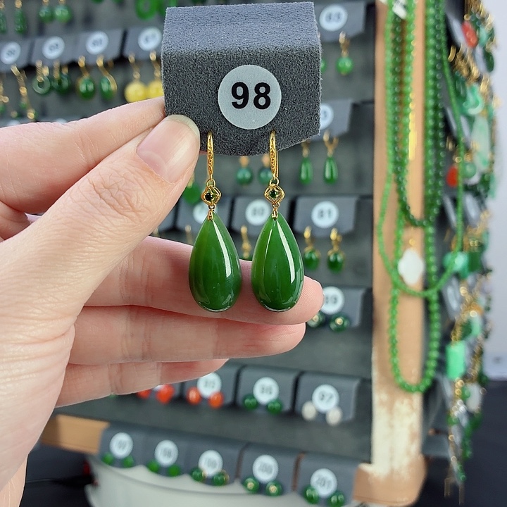 和田玉18K金镶嵌耳饰