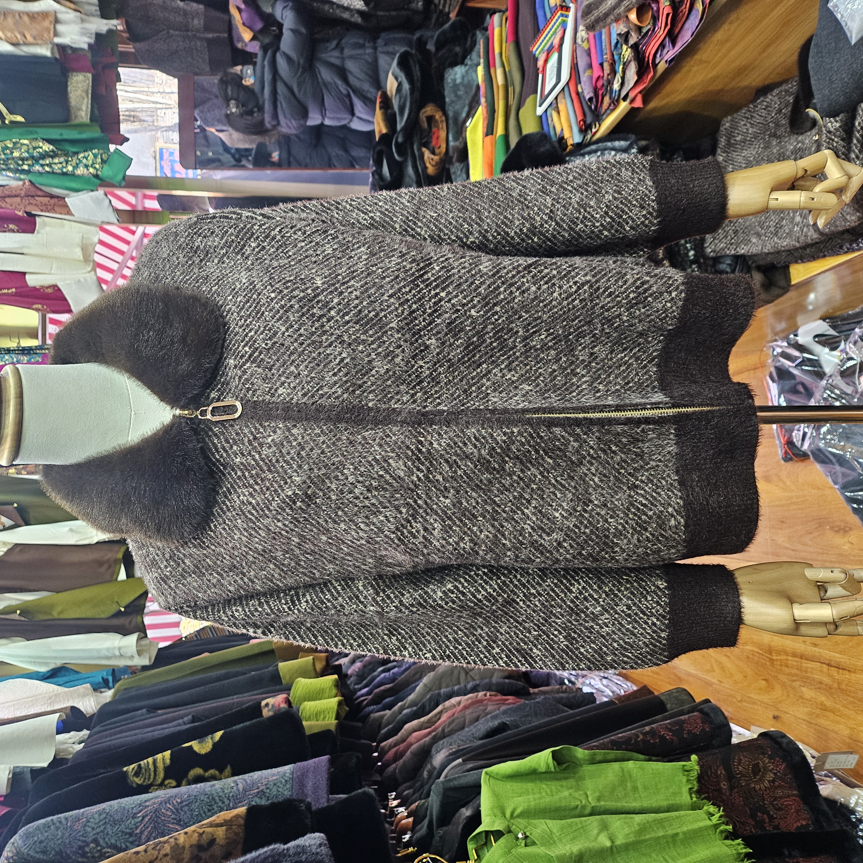 雍亲啦新款冬季毛衣外套