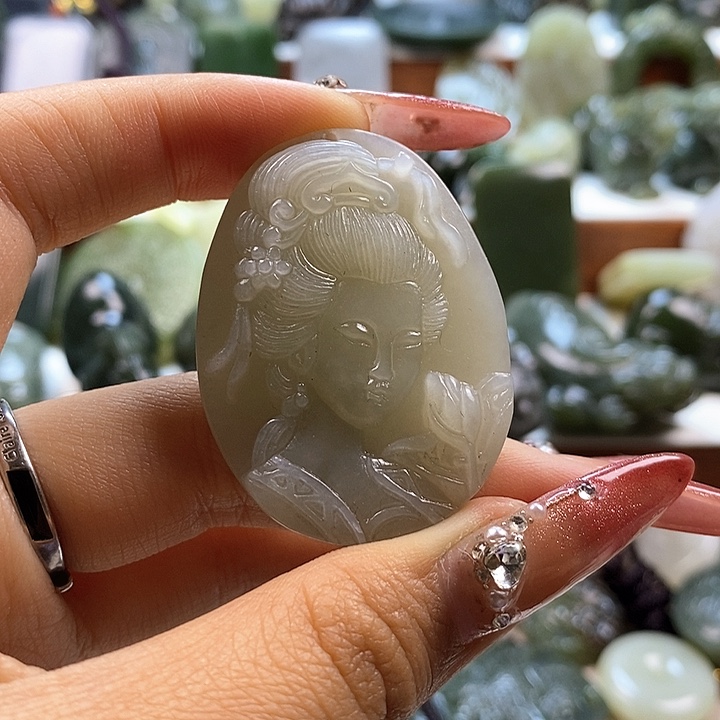 和田玉颈饰未镶嵌