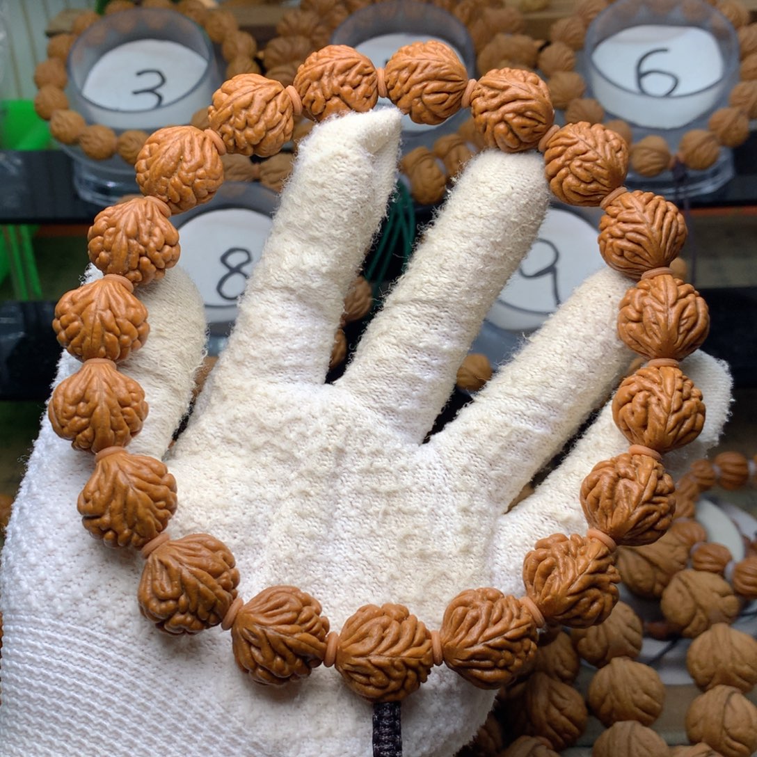 桃核手串豹子头手持