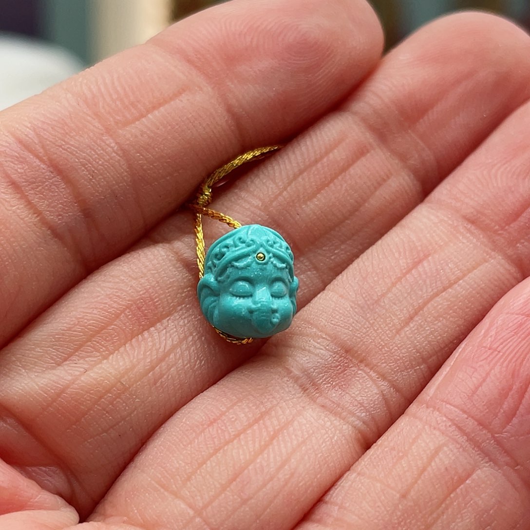 绿松石颈饰未镶嵌