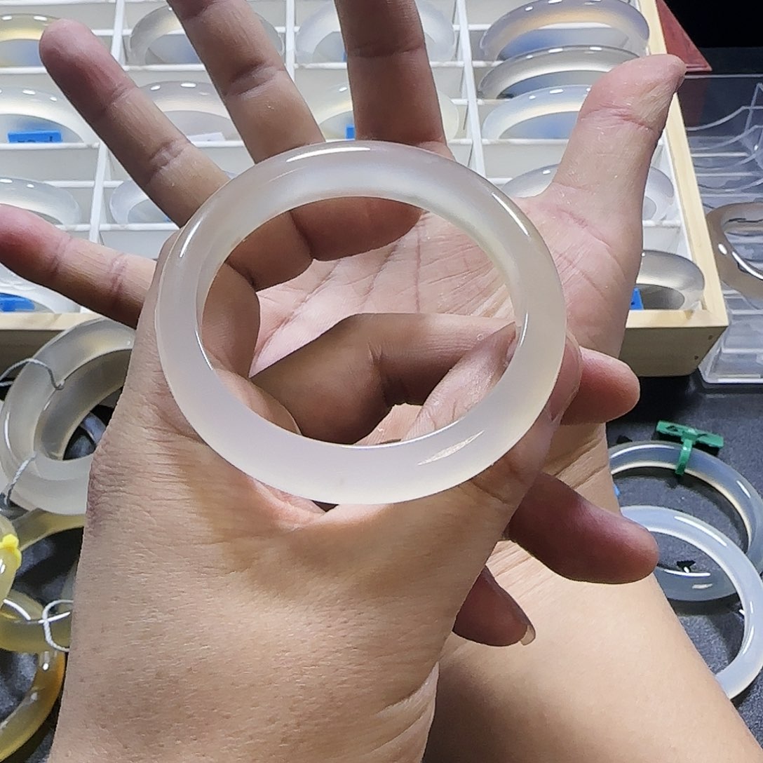 玛瑙/玉髓手镯未镶嵌浪**海