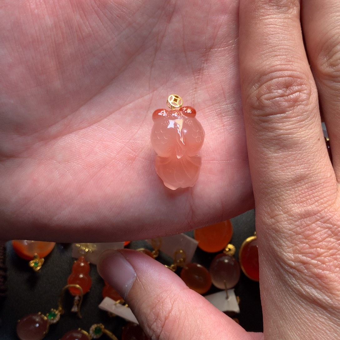 南红玛瑙颈饰未镶嵌战***子