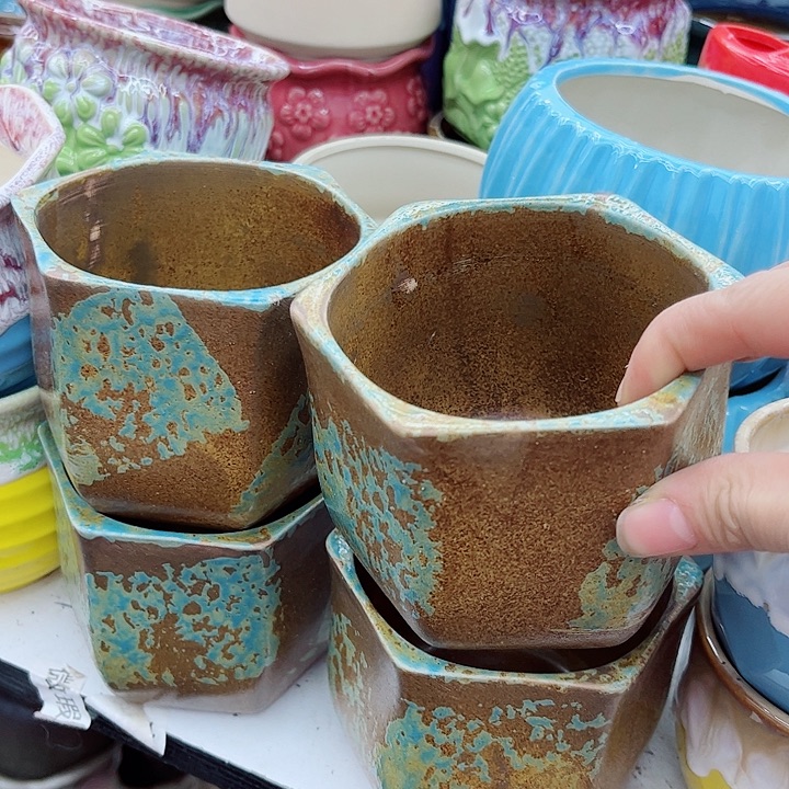 多肉绿陶瓷花盆9.9包邮，有孔