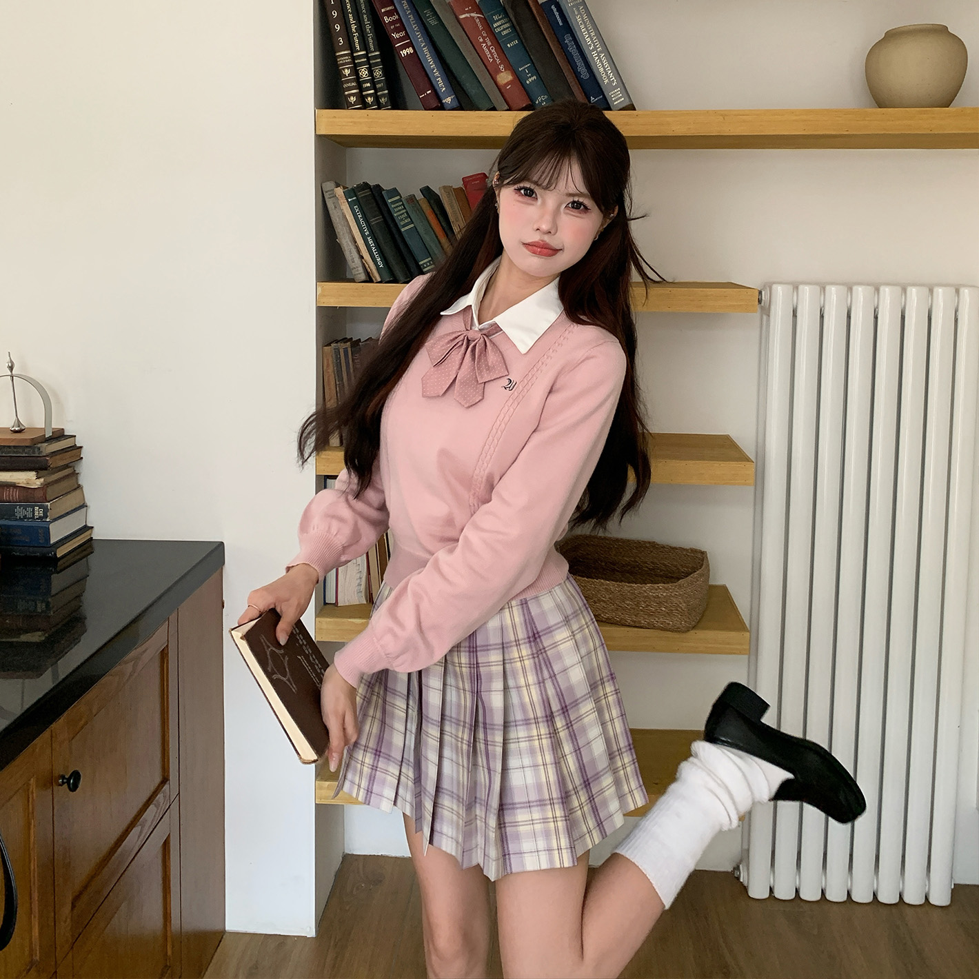冰淇淋与鲸 原创JK学院风套头V领毛衣短款显瘦收腰针织衫秋冬叠穿