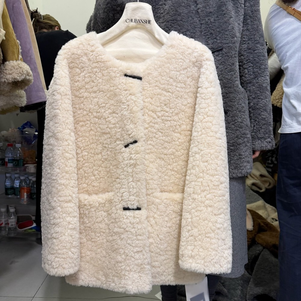 年轻妈妈新款羊剪绒外套中长款羊毛大衣皮毛一体秋冬季厚保暖外套