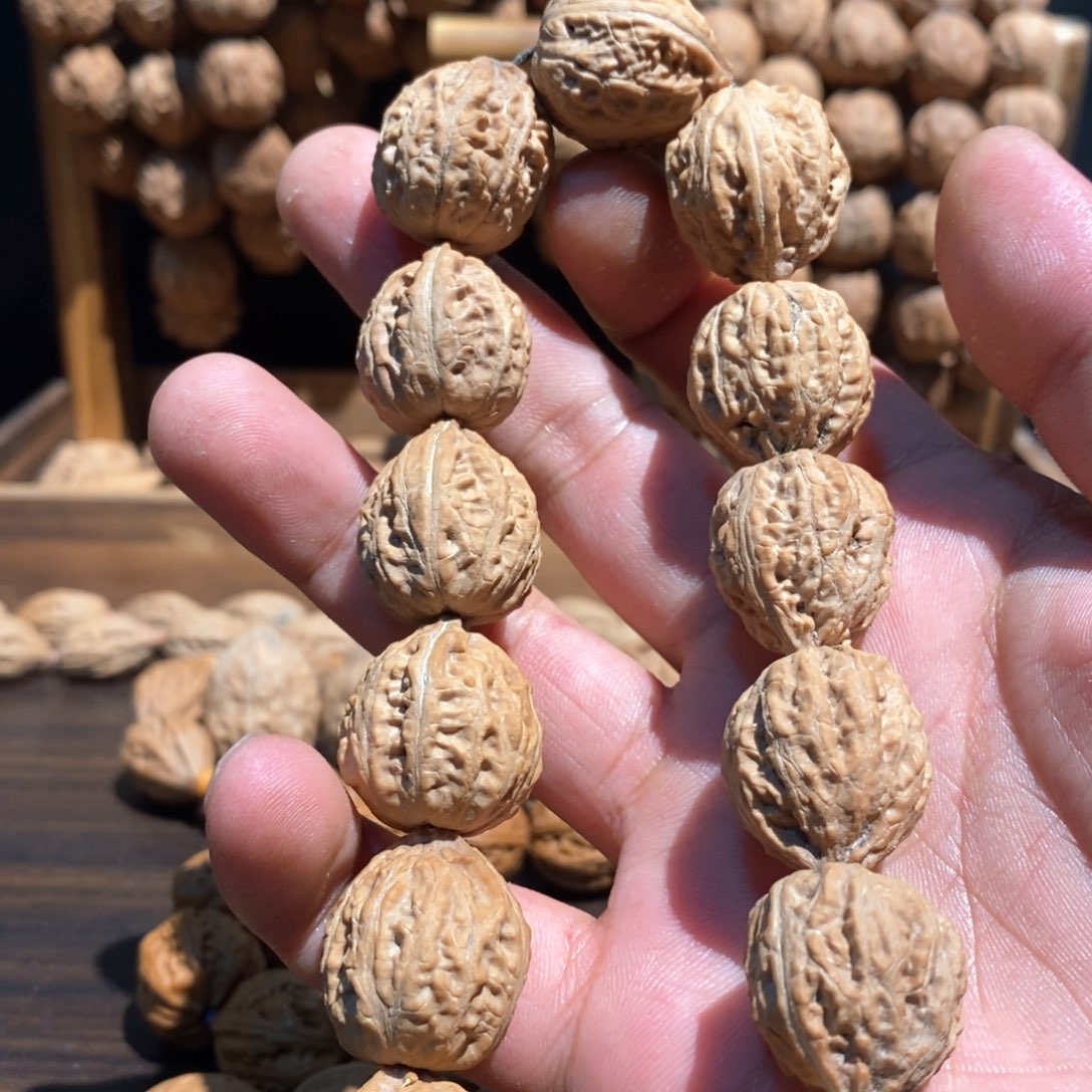 文玩核桃手串秋子