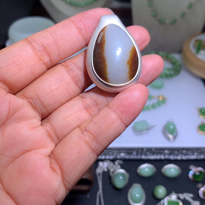 南***归和田玉（糖玉）银S925镶嵌颈饰