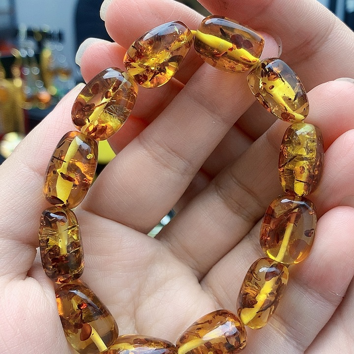 琥珀裸石未镶嵌手串