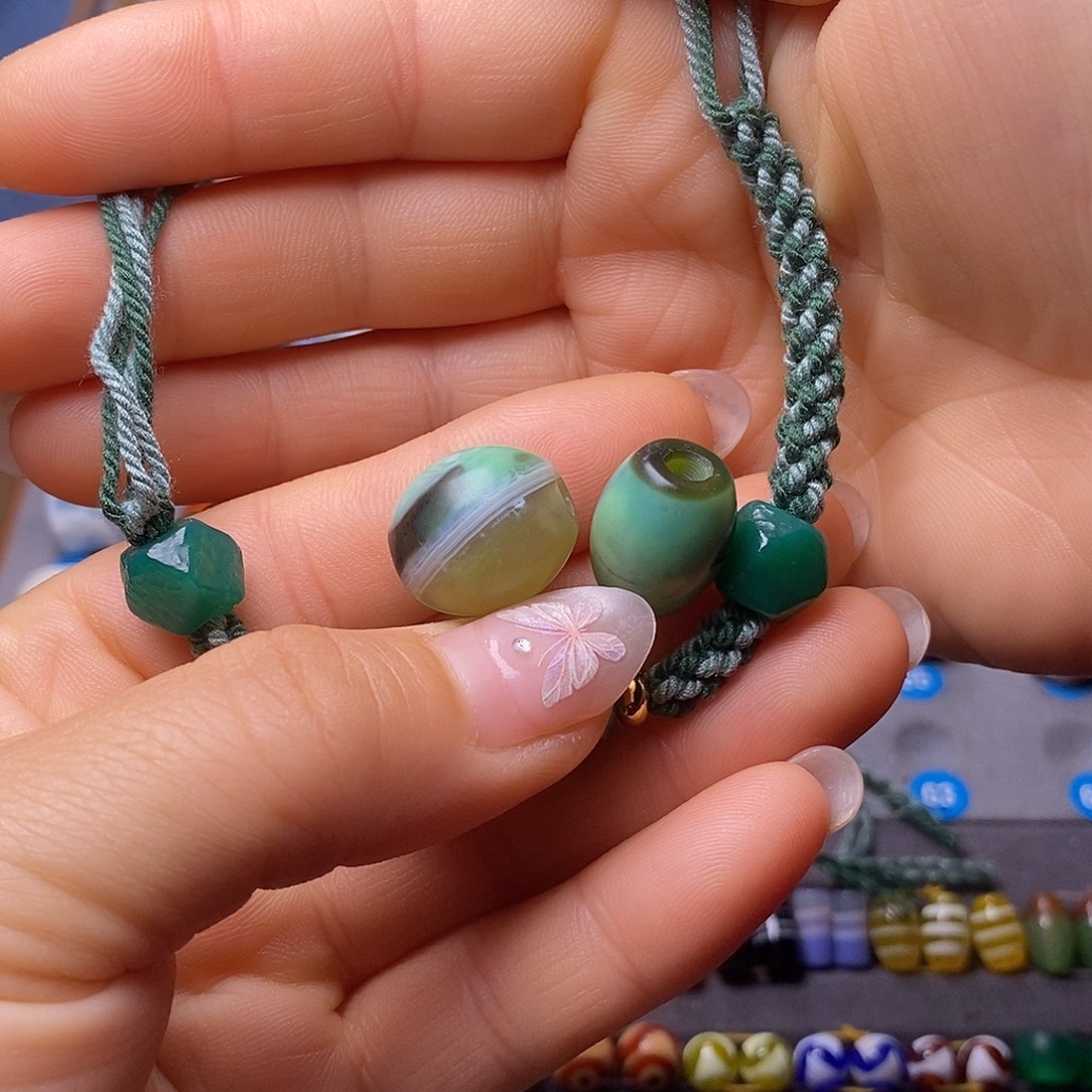 平***海玛瑙/玉髓未镶嵌颈饰