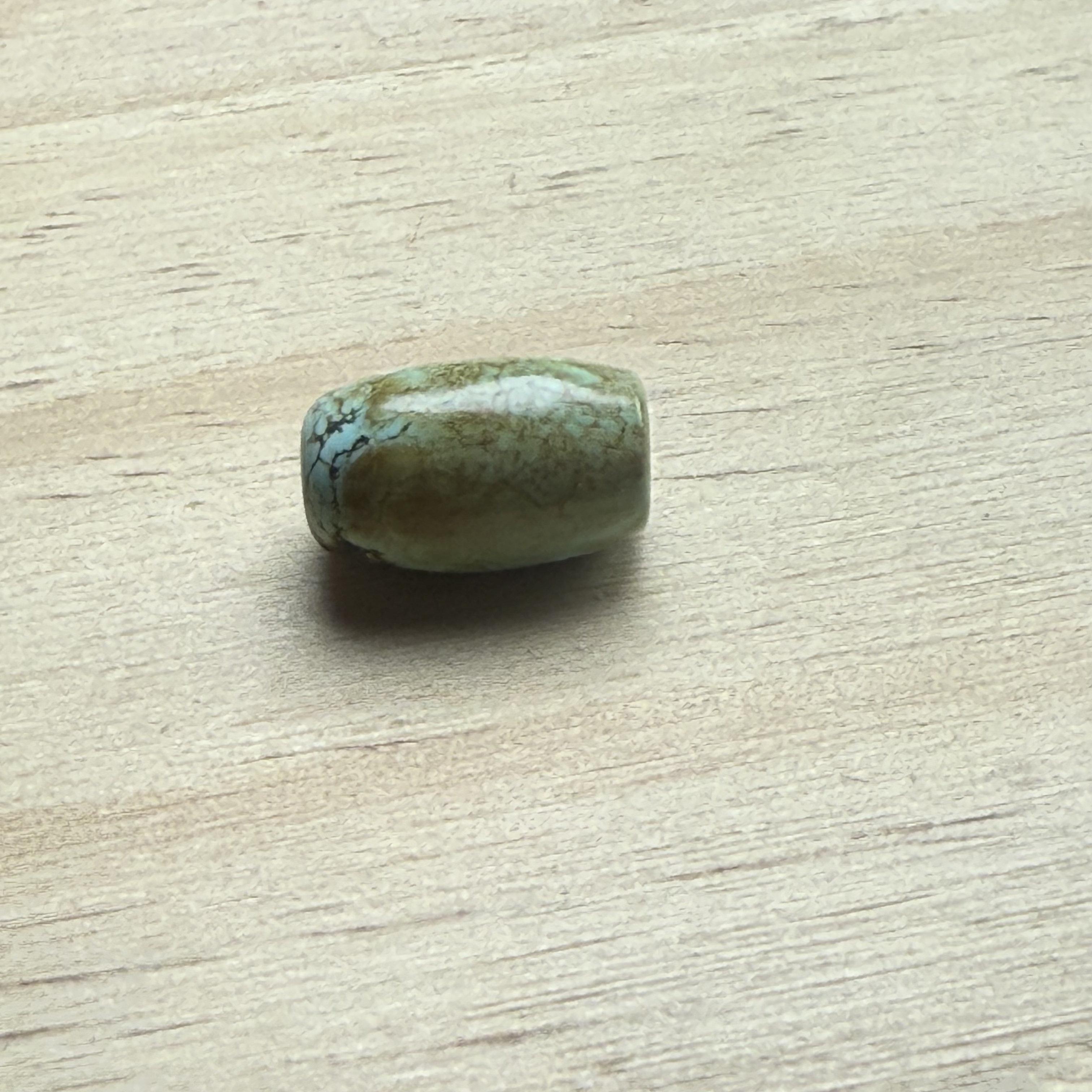 215湖北十堰原矿无优化高瓷蓝绿松石侧挂卡子10.4×8.1×5.8mm