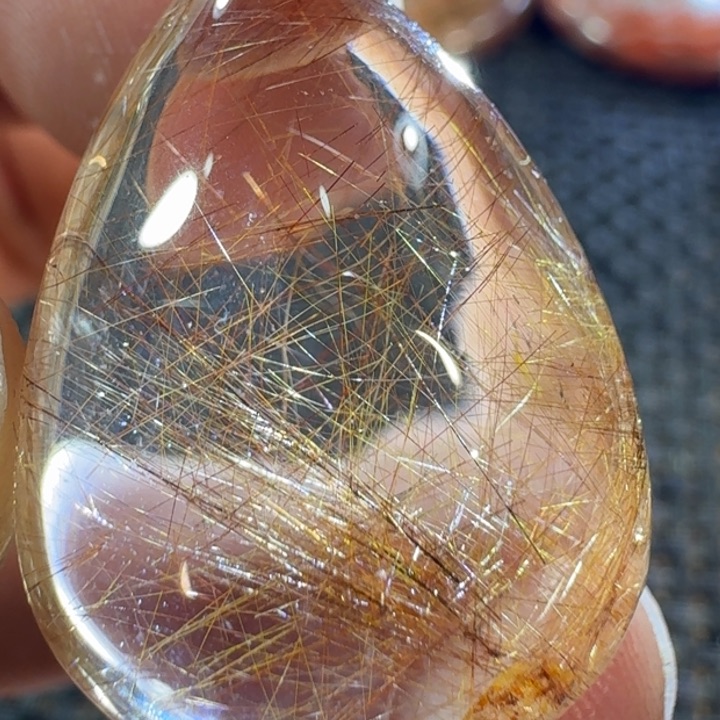 水晶颈饰未镶嵌鸿****术