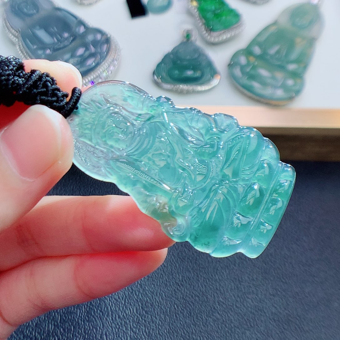 翡翠颈饰未镶嵌翡翠