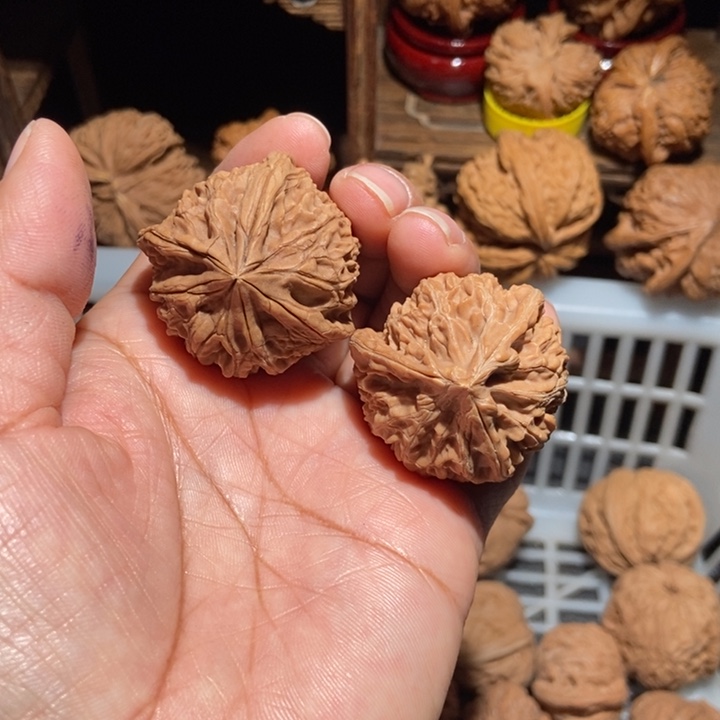 钱****核桃宫灯三棱2单只