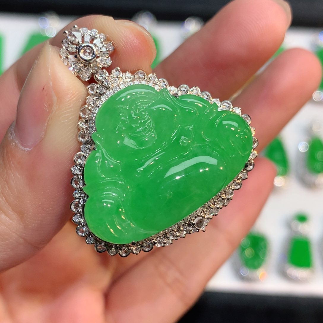 翡翠颈饰18K金镶嵌奋****?翡翠