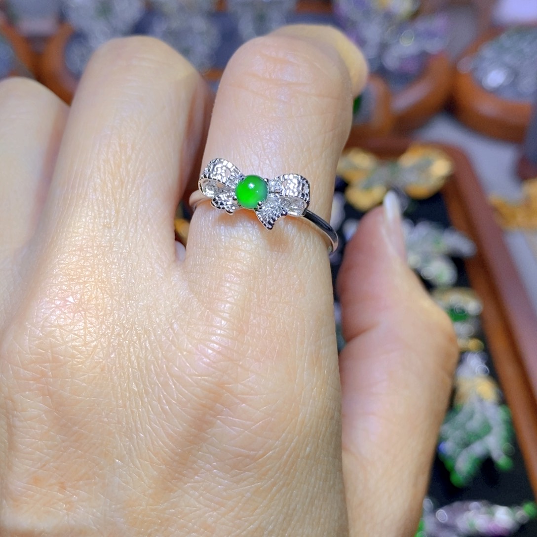 翡翠颈饰银S925镶嵌天然翡翠