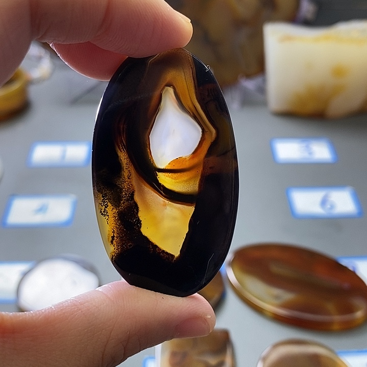 玛瑙/玉髓未镶嵌珠宝半成品138