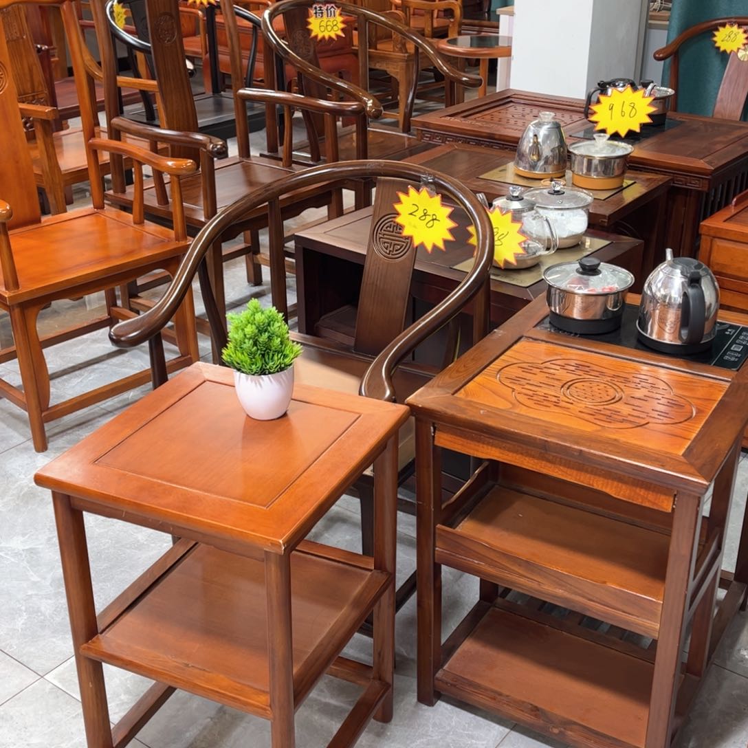 玻璃浪*实木椅子2个.方几一张.茶水柜一张