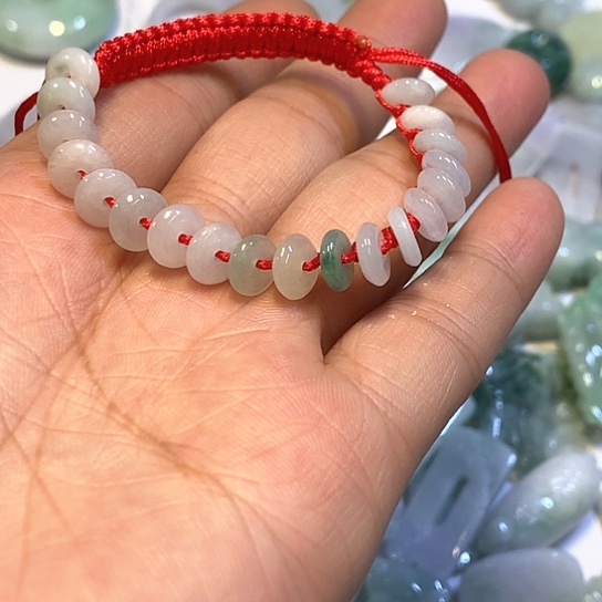 翡翠未镶嵌颈饰手绳