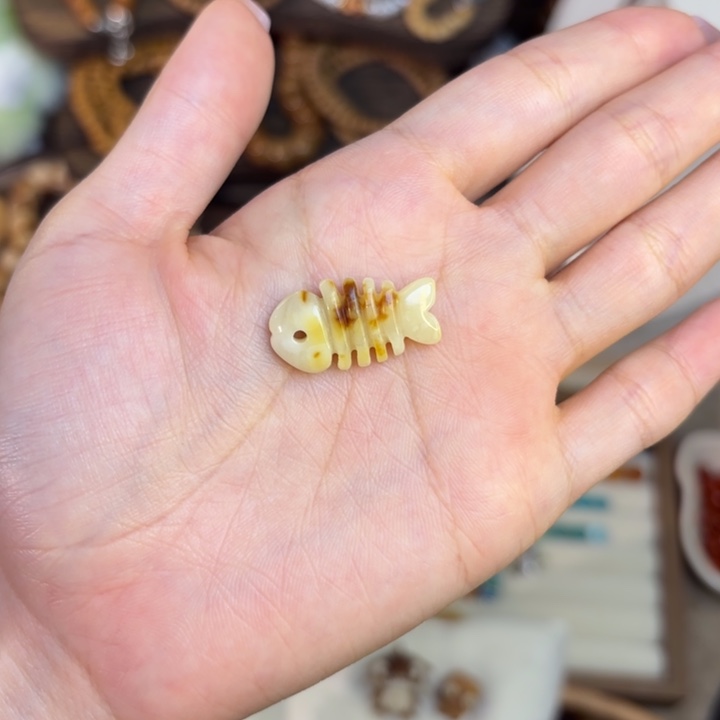 鱼骨蜜蜡蜜蜡蜜蜡