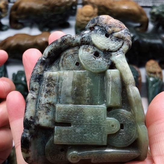 岫岩河磨玉（透闪石质玉）把件未镶嵌