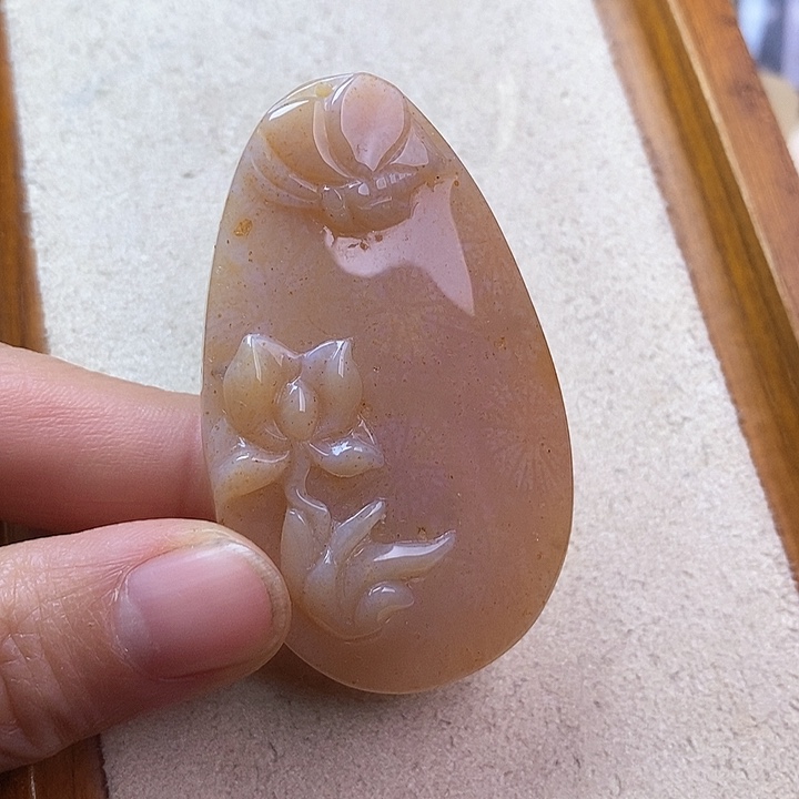 硅化玉颈饰未镶嵌
