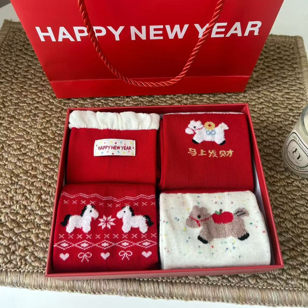 （马上发财）2026本命年喜庆大红色棉中筒袜马年结婚新年礼盒装