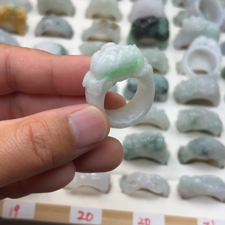 翡翠未镶嵌戒指港码17牡丹花256