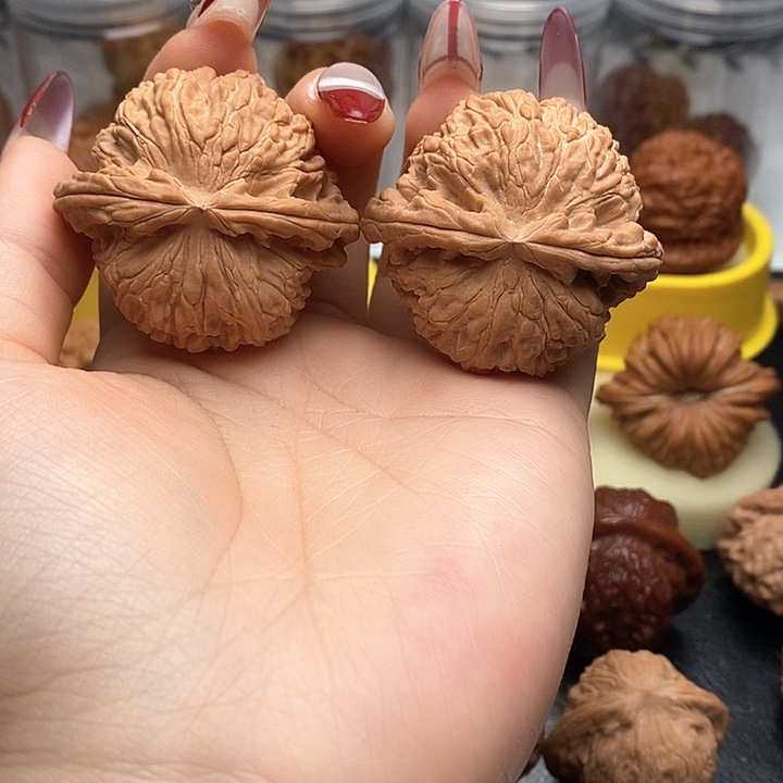 文玩核桃吊坠全品45尺球白。2号