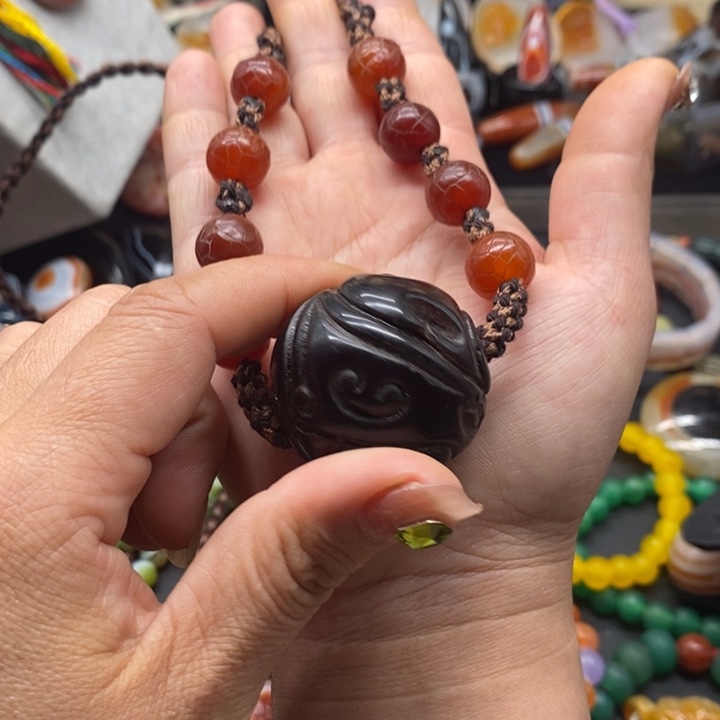 玛瑙/玉髓颈饰未镶嵌