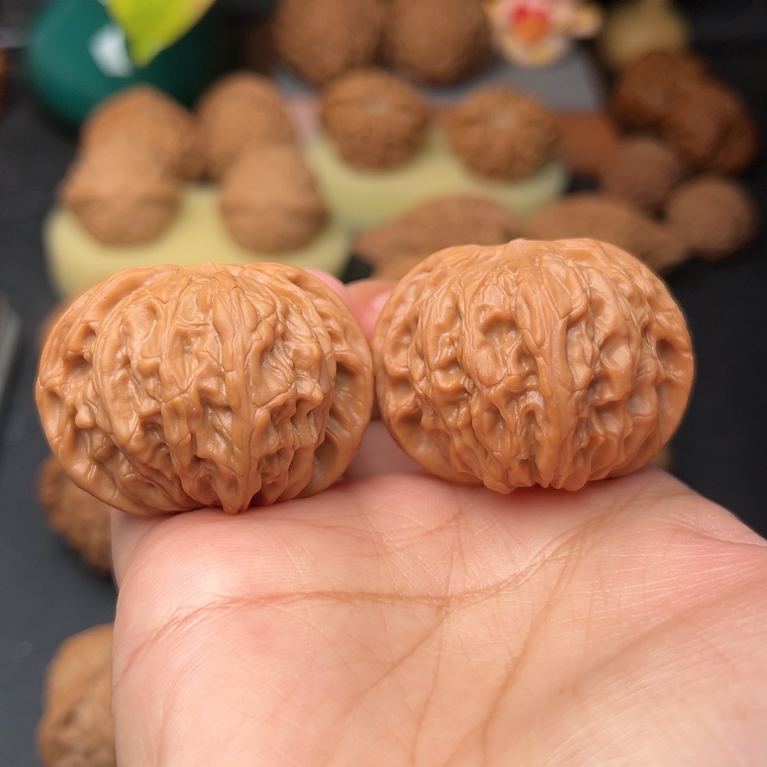 L***N文玩核桃把件磨盘全品40