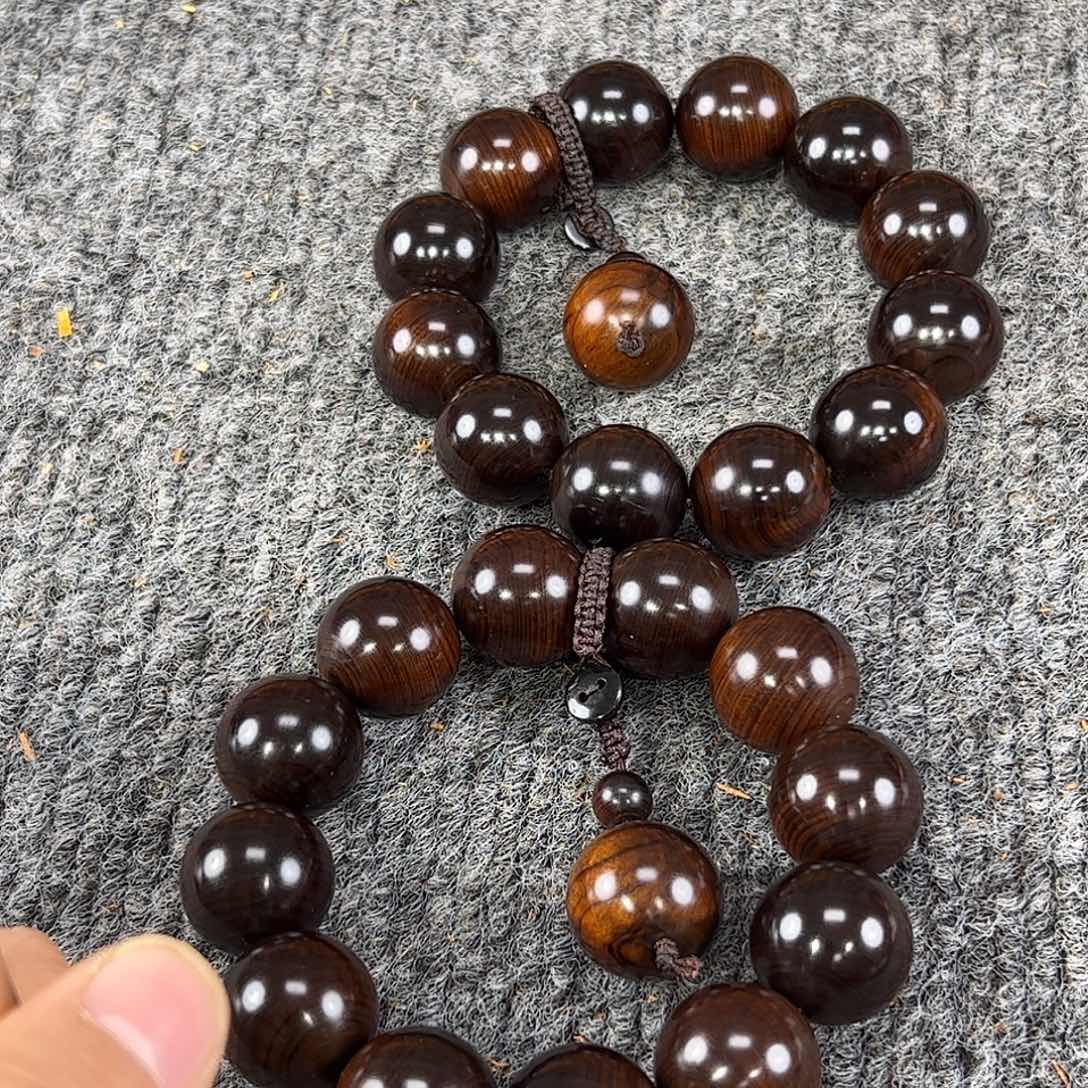 崖柏太行崖柏崖窝天品黑金刚舍利骨20圆珠，国工，超级香
