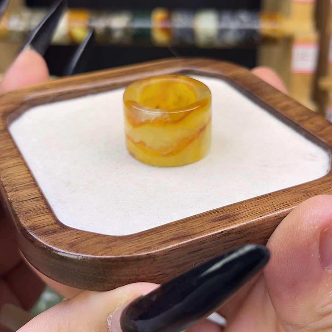 岫玉未镶嵌戒指17.4有瑕